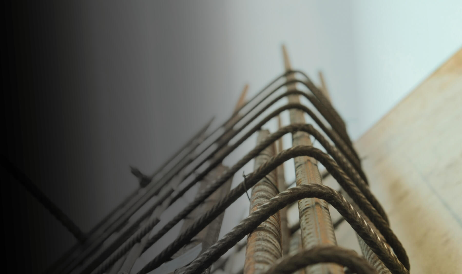  Kros İnşaat Gayrimenkul, kaliteli ve güvenilir inşaat projeleriyle sektöründe öne çıkan bir firma olarak, modern yaşam alanları inşa etmekte uzmanlaşmıştır